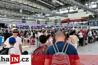 prahain.cz/zivot-ve-meste/dve-fotky-za-tisic-slov-cesi-mirici-do-burgasu-prijeli-na-letiste-19445.html